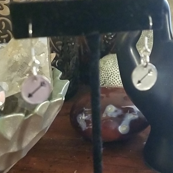 Arrow earrings - Picture 2 of 2